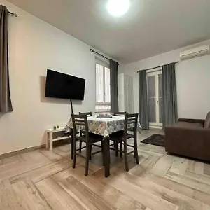 Family Flat Near Metro A Apartamento Roma